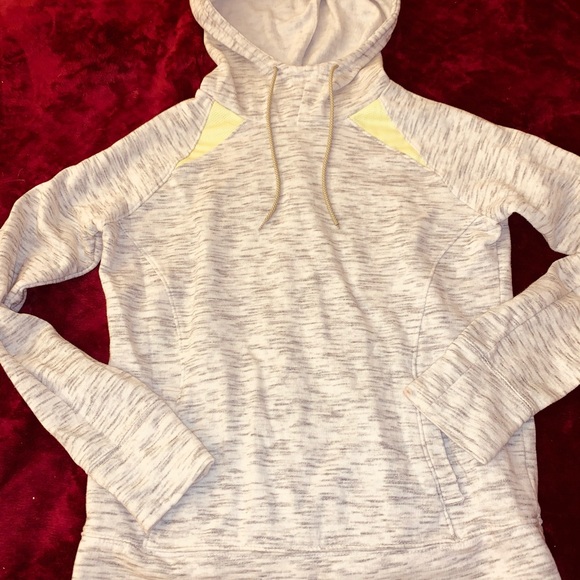 Ladies sweatshirts all different brands - Picture 14 of 14